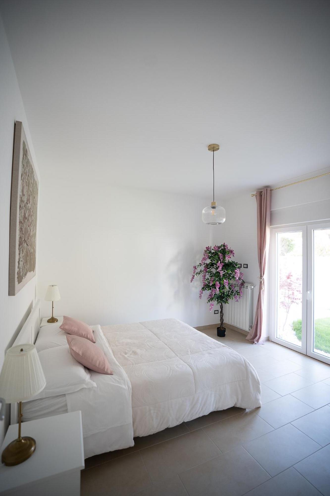 פיומיצ'ינו Airport Noa Modern Home חדר תמונה